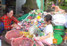 Nỗi khổ chất chồng của người Phụ Nữ đơn thân nuôi 2 con và Mẹ già hoàn cảnh gia đình chị Liêu Mộng Kiều