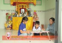 Ra đi giữa dòng lũ khi cứu vợ con – Người chồng để lại vợ và 2 con thơ.