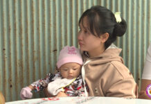 Làm thuê, ở đợ, chỉ mong đủ tiền mổ tim cho con Thị Mỹ Viền