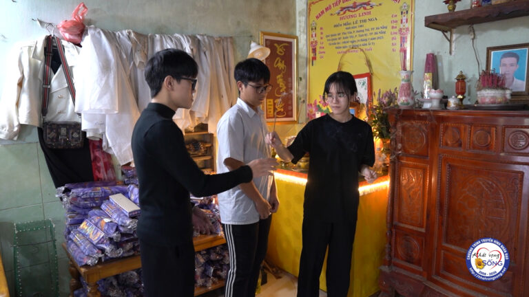 Cha mất, mẹ cũng ra đi: Ba chị em mồ côi bơ vơ giữa khoản nợ 170 triệu