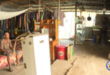 Con bệnh tăng động, Cha ung thư lưỡi, mẹ thận hư trong căn nhà dột nát Hoàn cảnh gia đình chị NGUYỄN THỊ XUÂN HOA, thôn Tân Bình, xã Anh Dũng (Ninh Sơn - Ninh Thuận cũ) tỉnh Khánh Hoà.