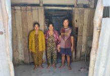 Mẹ bệnh đau, mò sò bắt cá nuôi 2 con tâm thần Hoàn cảnh gia đình Chị NGÔ THỊ LIỄU, ấp Tân Quảng Tây, xã Cái Đôi Vàm, tỉnh Cà Mau
