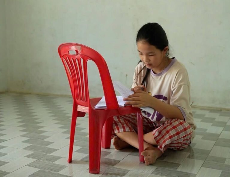 Xin cho con đủ lớn, để gánh gồng gia đình