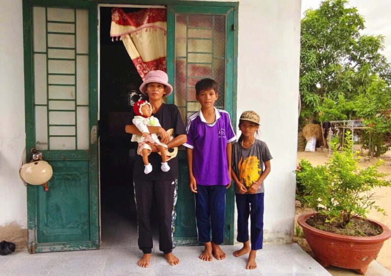 Phụ nữ Raglai với trắc trở đời nghèo